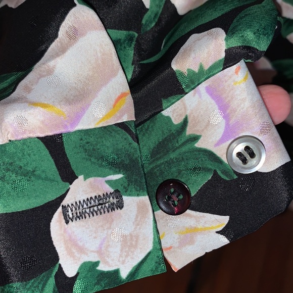 🌹Vintage White Gardenia Dot Jacquard Tie Neck Blouse - Picture 4 of 11